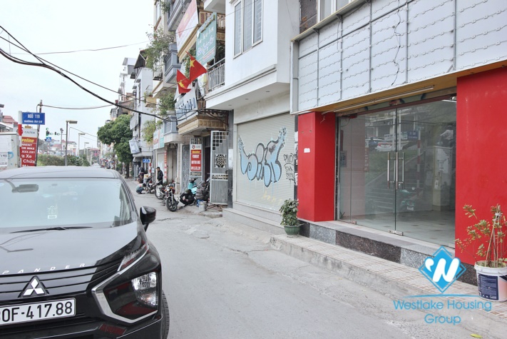 An office for lease on Au Co street, Tay Ho, Ha Noi